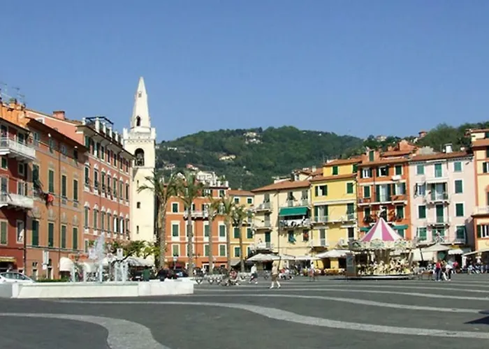 Apartamento Cocoon, Iconic Design In Historic Center & Breakfast Sarzana