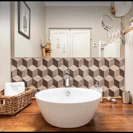 Cocoon, Atypical Flat In Historic Center & Breakfast * Sarzana