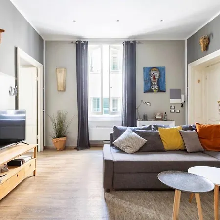 Cocoon, Atypical Flat In Historic Center & Breakfast Sarzana