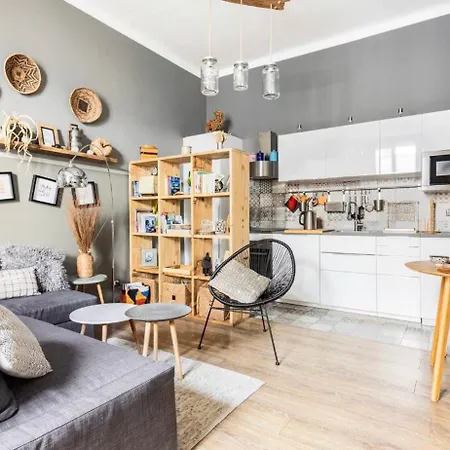 Cocoon, Iconic Design In Historic Center & Breakfast Апартаменты *