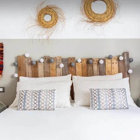 Cocoon, Iconic Design In Historic Center & Breakfast Сарцана