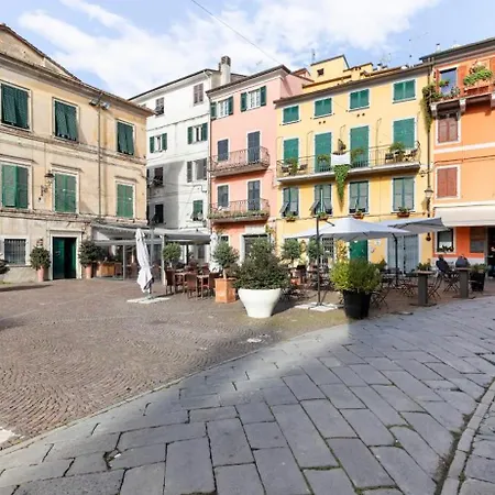 Cocoon, Iconic Design In Historic Center & Breakfast Апартаменты *