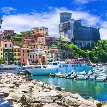 Cocoon, Atypical Flat In Historic Center & Breakfast * Sarzana