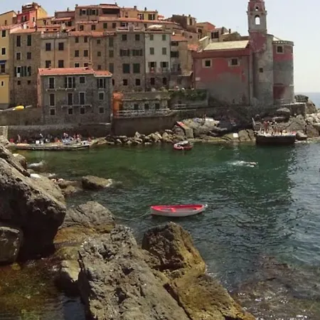 Cocoon, Iconic Design In Historic Center & Breakfast Апартаменты Сарцана