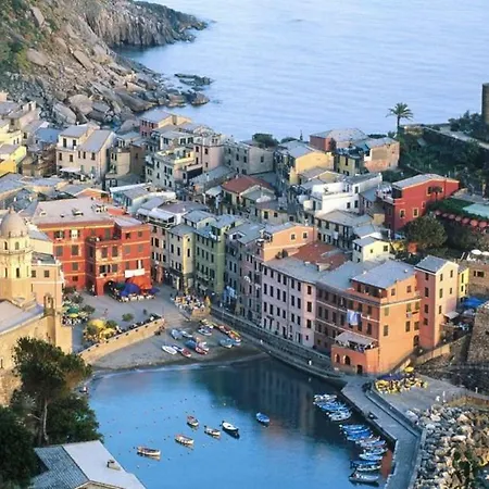 Cocoon, Iconic Design In Historic Center & Breakfast Апартаменты Сарцана